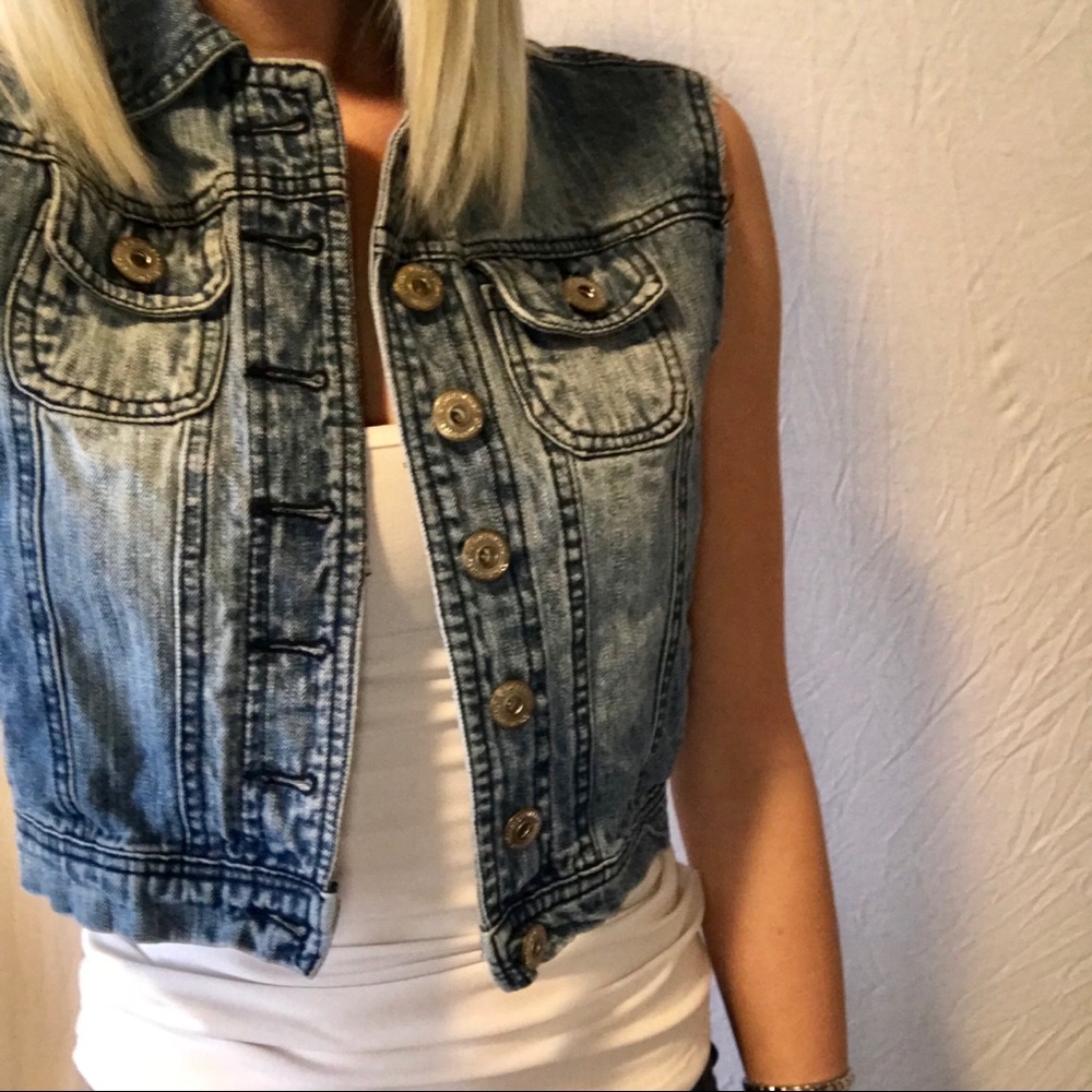 Cropped Denim Vest ❤️